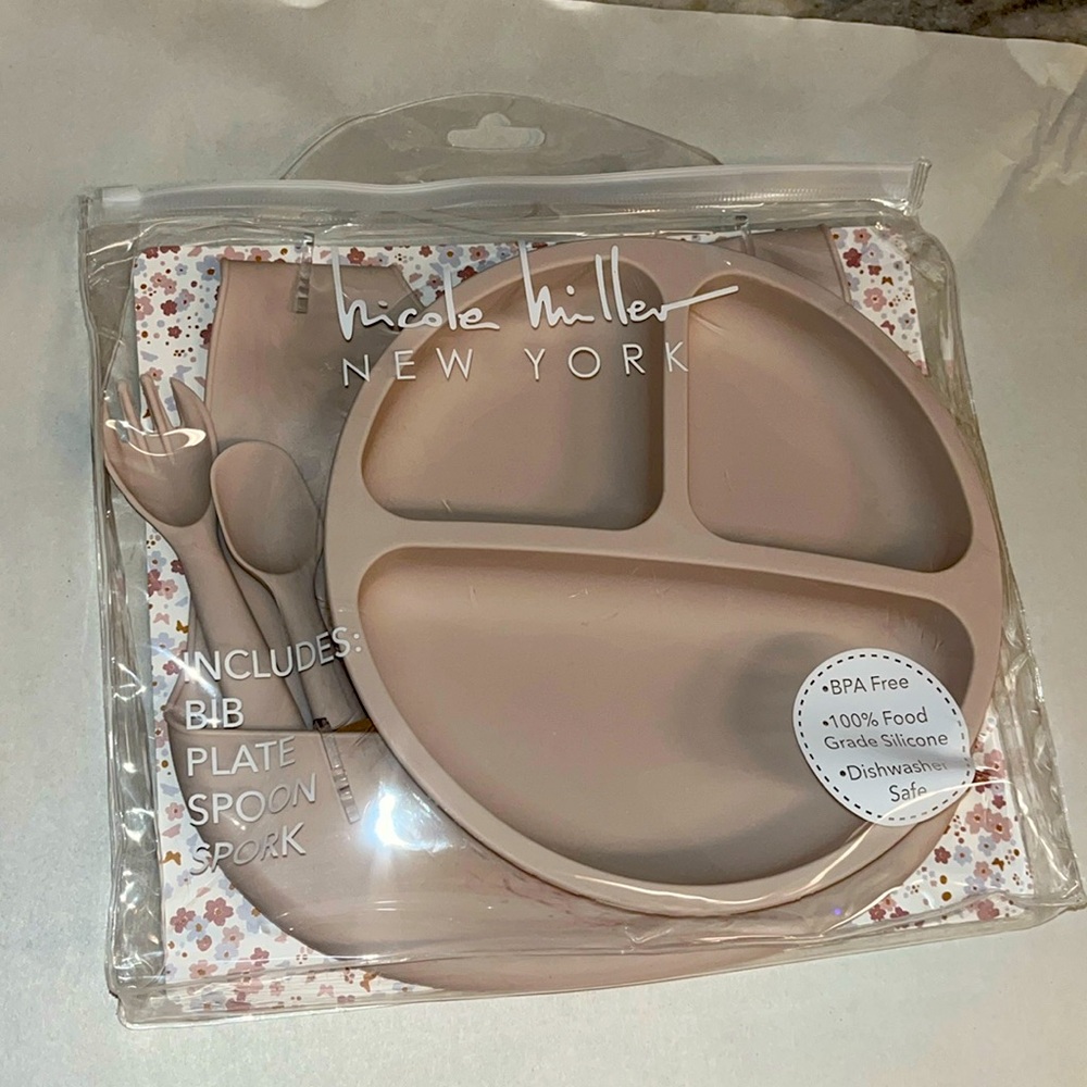 NIB 4 pc silicone baby meal set